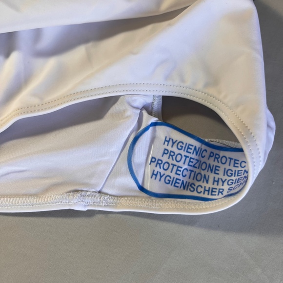 EPHEMERA OPTICAL WHITE RUFFLE ONE PIECE SWIMSUIT NWT SIZE AU-6/ US-2 - Picture 6 of 9